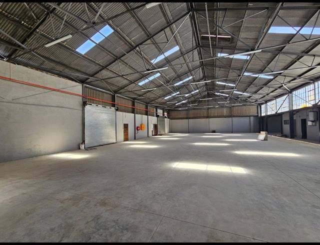 800M² WAREHOUSE TO LET IN BENROSE